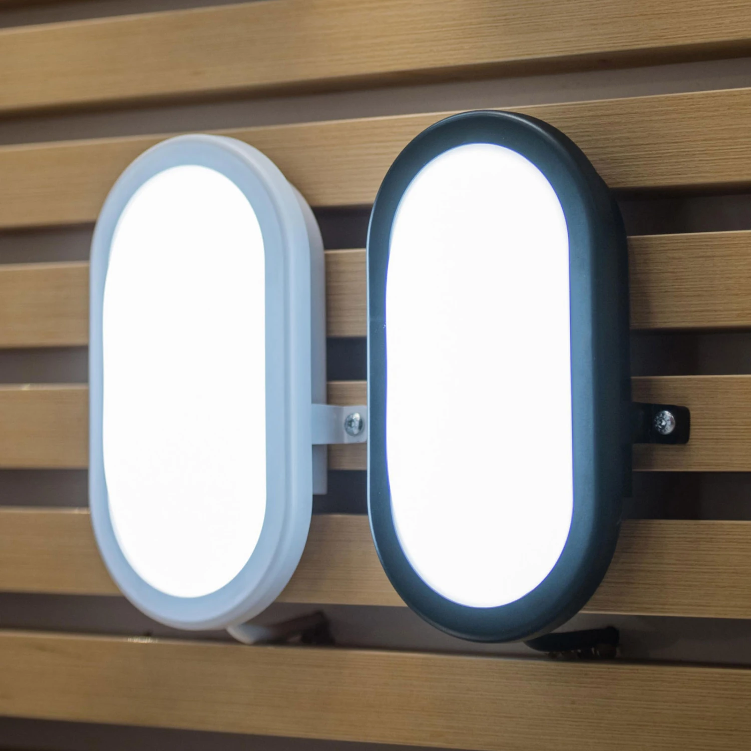 LEDVANCE Bulkhead LED-Außenwandlampe 11W In Weiß 5 LEDVANCE Bulkhead LED-Außenwandlampe 11W In Weiß – Bild 3